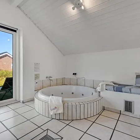 House With Whirlpool And Sauna - Sj517 * Harboør