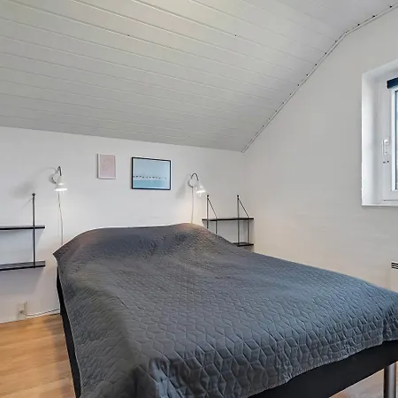Semesterbostad House With Whirlpool And Sauna - Sj517 Harboør