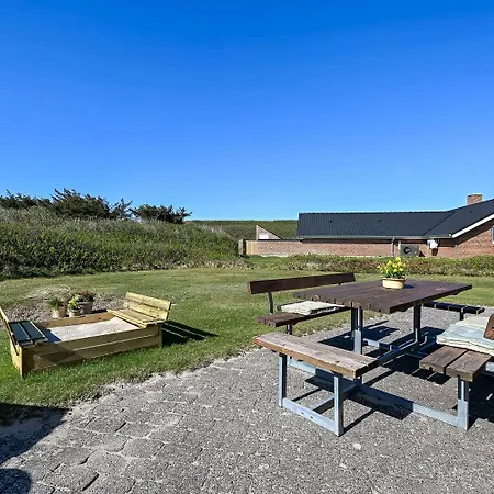 House With Whirlpool And Sauna - Sj517